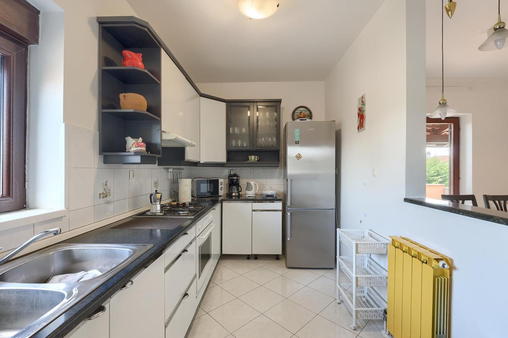 Apartment Viktor Pula Buitenkant foto